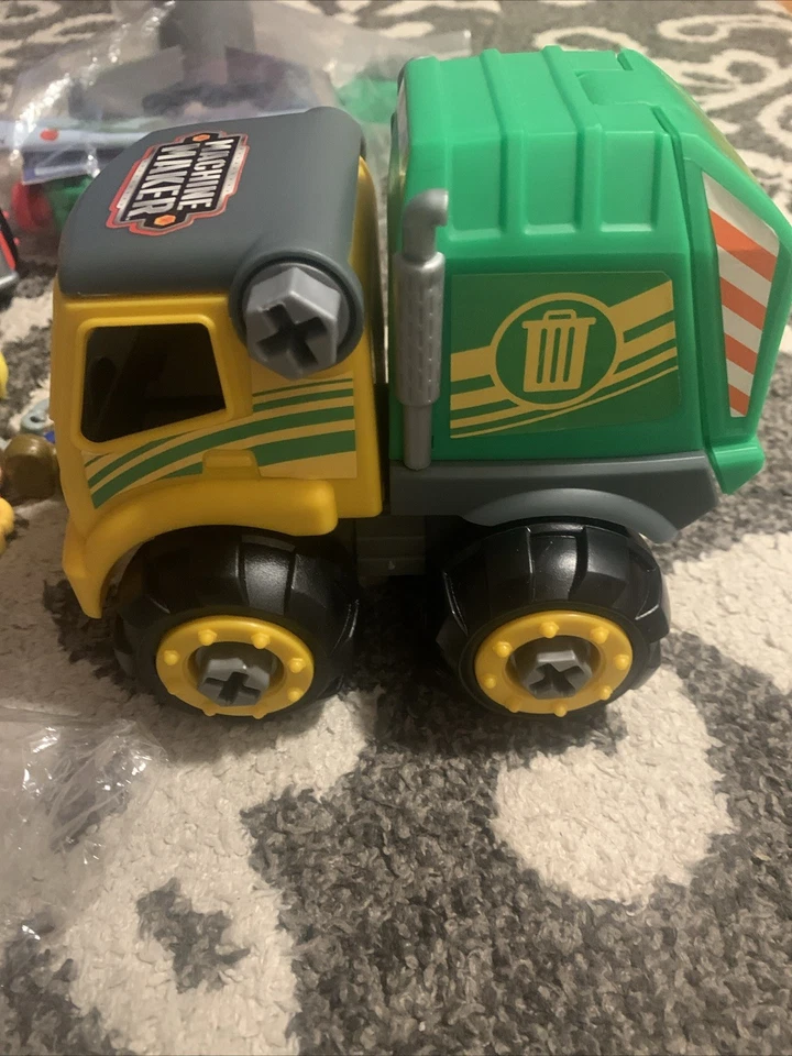 Machine Maker Construction Mega City Service Team Set - Image 3 of 4