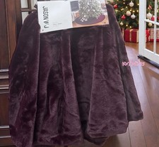 Jason Wu Gorgeous Burgundy Wine Color Faux Fur Christmas Tree Skirt “55” NWT