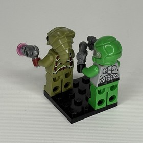 Lego 70706 Space Galaxy Squad Crater Creeper - Minifigures gs001 + gs009 Only