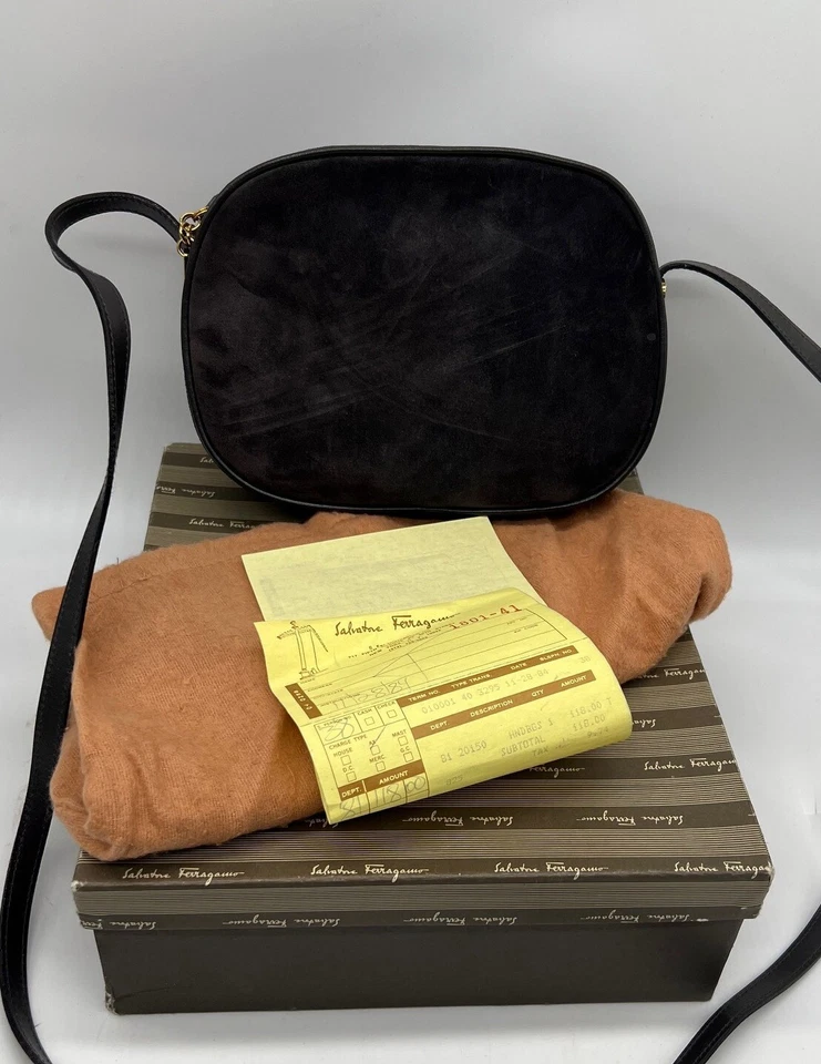 Bolsa tiracolo Salvatore Ferragamo vintage cinza camurça  - Imagem 3 de 4