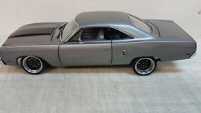 Maquette voiture Fast And Furious 1970 Plymouth Road Runner 1:18