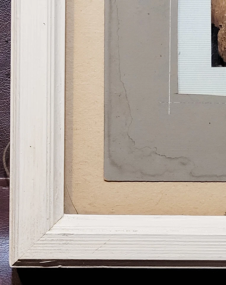 Antiguo marco de madera blanco con alfombrilla decorativa arqueada - pared de galería Cottagecore Foto 2 de 4