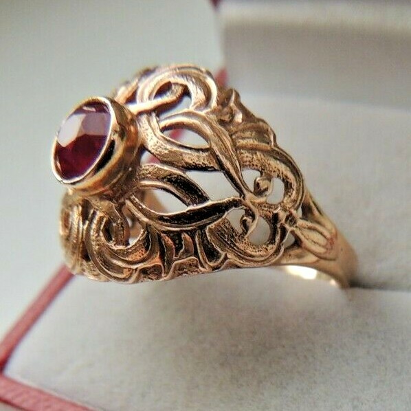 Wonderful Vintage Soviet Union 583,14k Gold Ring With Ruby