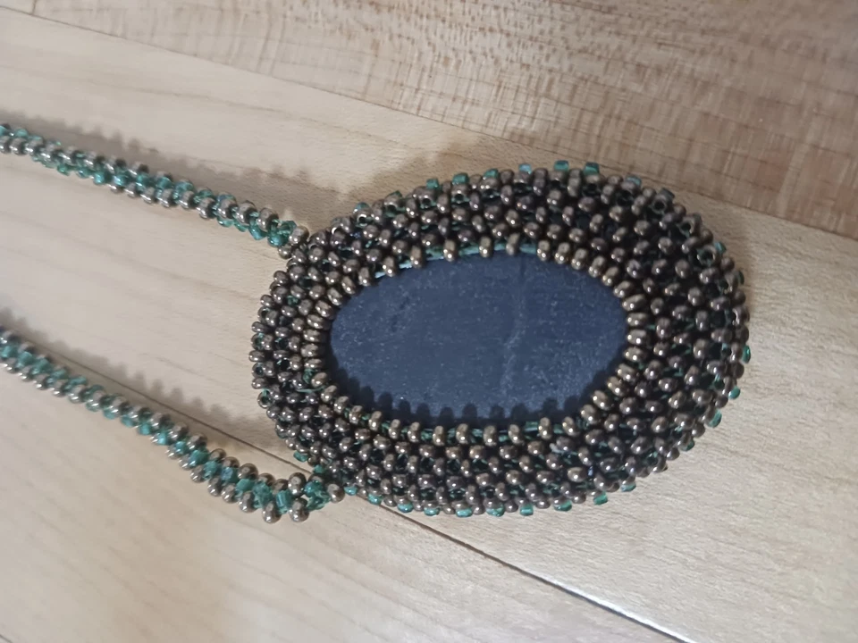 Fabuloso Collar Gargantilla Hecho a Mano Tejido Grande Verde Druzy Cuarzo Cuentas Vidrio Foto 2 de 4