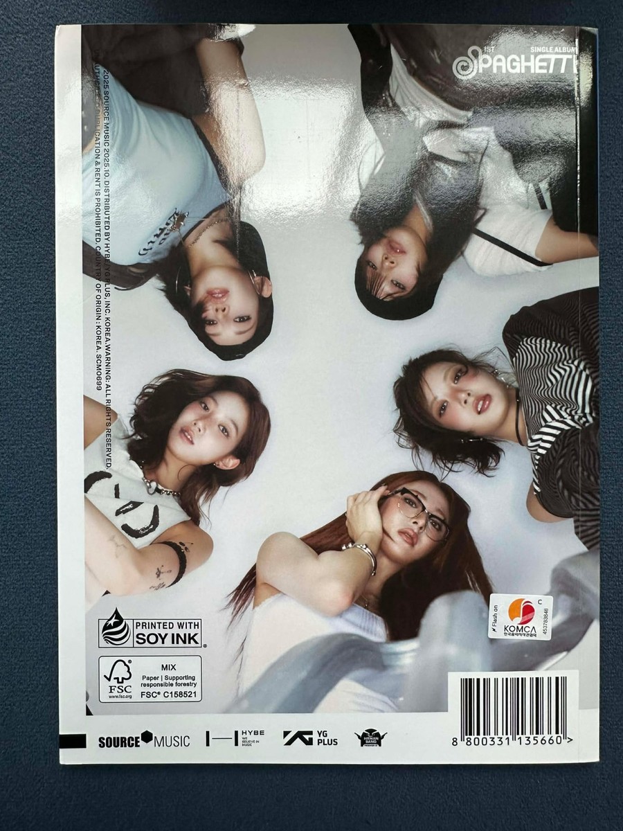 ルセラフィム全員サイン入りスパゲッティパッケージ SSERAFIMの新作を手 韓国のCDパッケージは“開ける前から楽しい”｜LE アイドル