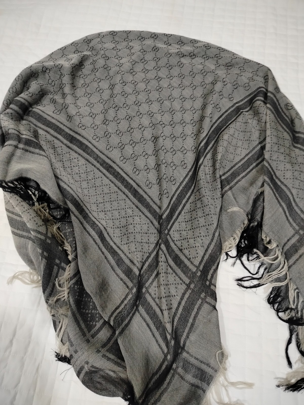 Gucci Women Shawl Scarf 100% wool made in italy large square scarf in Gray Color thumbnail 11