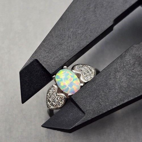 925 Sterling Silver & White Oval Opal Gemstone Ring Size 4 w/ Heart & CZ Accents - Picture 10 of 12