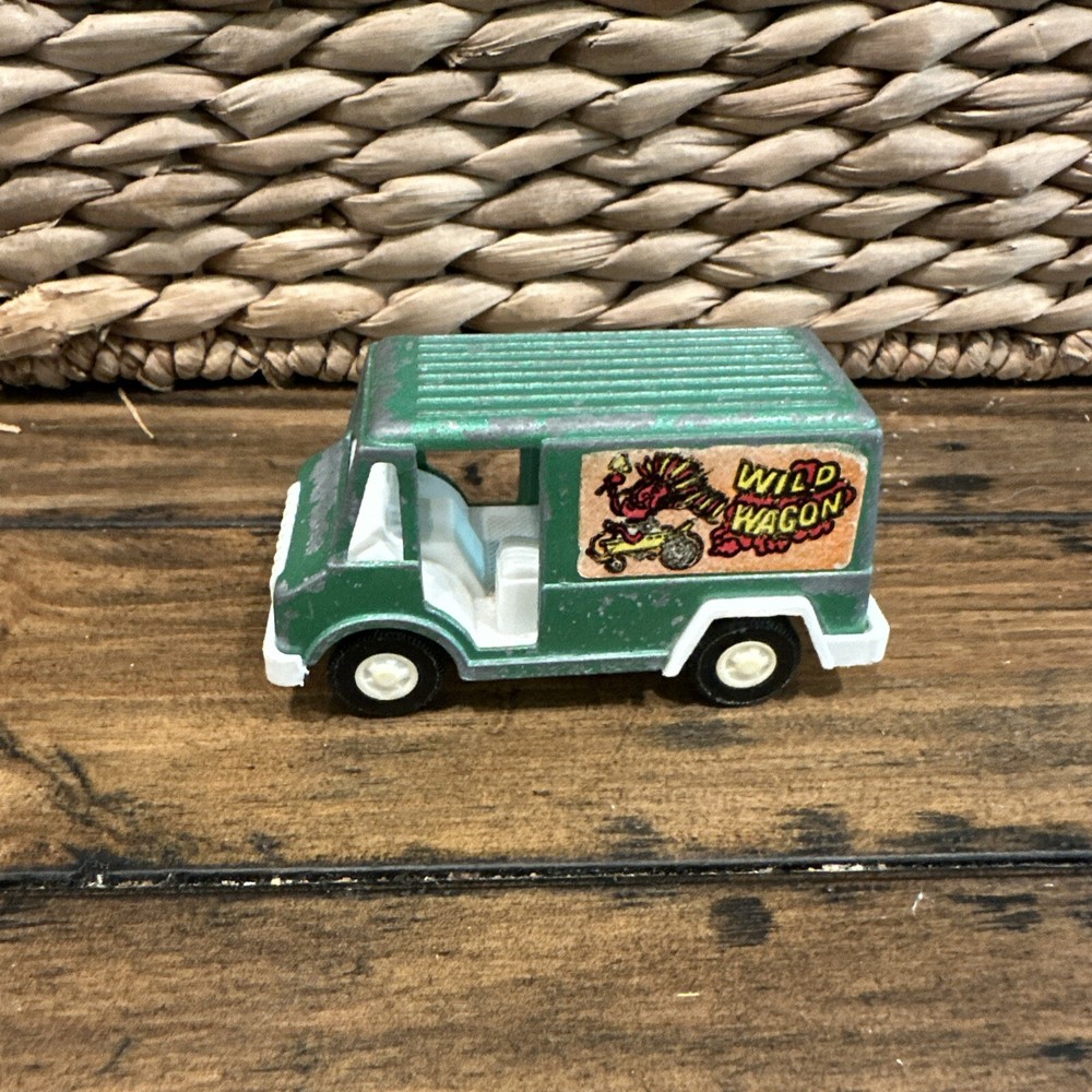 💥VINTAGE 1970 TOOTSIE TOY GREEN PANEL TRUCK🚚WITH WILD WAGON DECAl Needs tLC