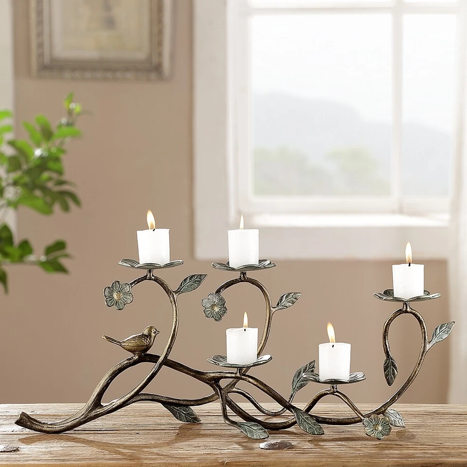 Candelabro de pájaros y flores de aluminio gris bellamente decorado inspirado en la naturaleza Foto 4 de 4