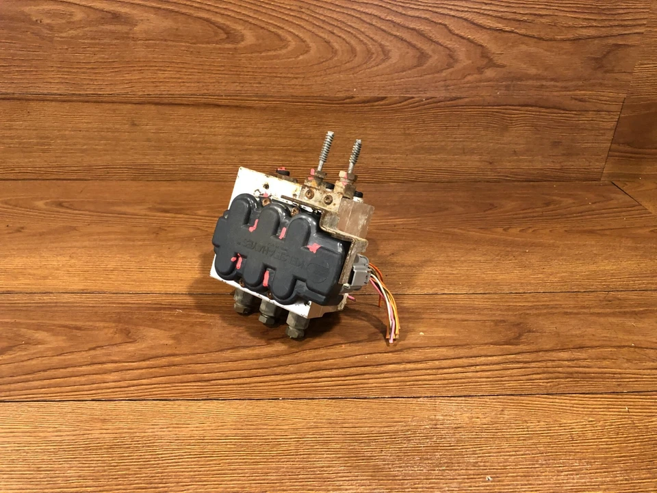 1994-1996 FORD ECONOLINE VAN E250 E350 ABS BRAKE PUMP CONTROL MODULE OEM #2 - Image 3 of 4