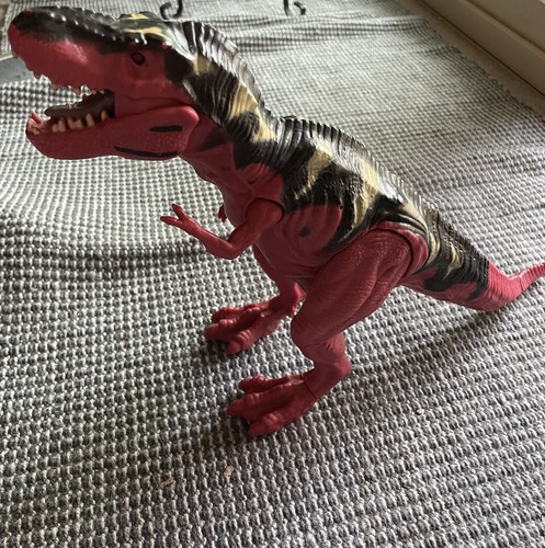 Dinosaur Tyrannosaurus Rex Toy, Moveable Parts, 15" end to end, pre-owned