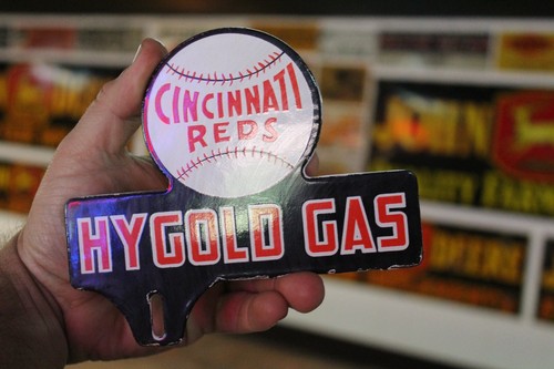 HYGOLD GAS CINCINNATI REDS PORCELAIN METAL LICENSE PLATE TOPPER SIGN GAS OIL