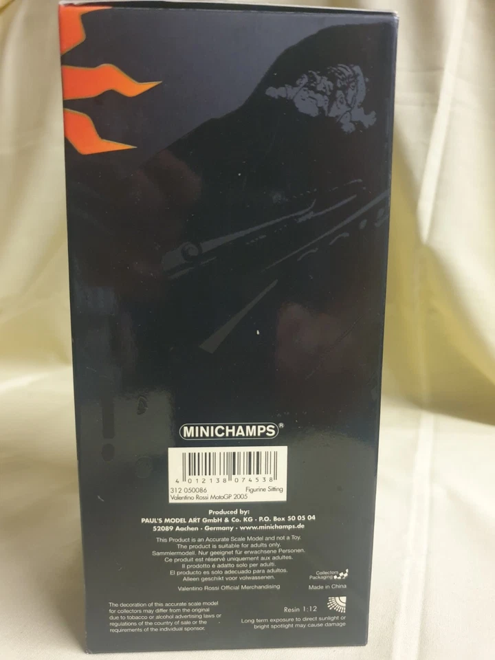 MINICHAMPS VALENTINO ROSSI 1/12 FIGURE 2005 Valencia - Image 2 of 4