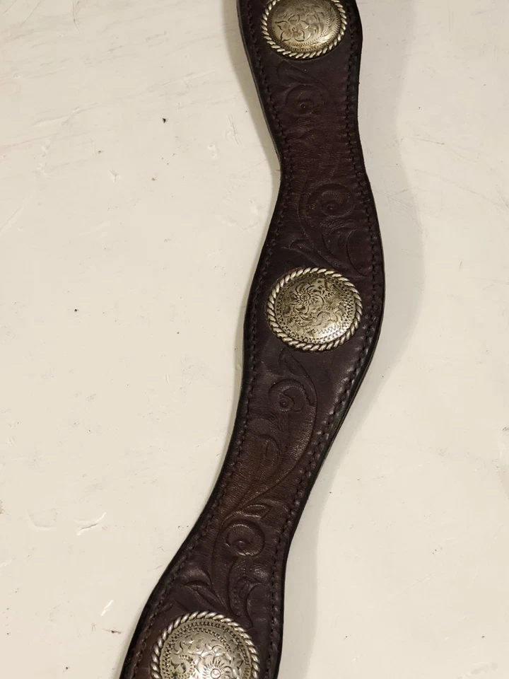 COLLAR PECHUGA CUERO VINTAGE OCCIDENTAL con CONCHOS MEXICANOS PLATEADOS Foto 3 de 4