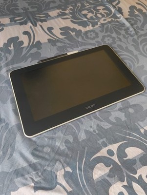 Wacom One 13,3'' Creative Pen Display   Grafiktablett mit Full HD Display
