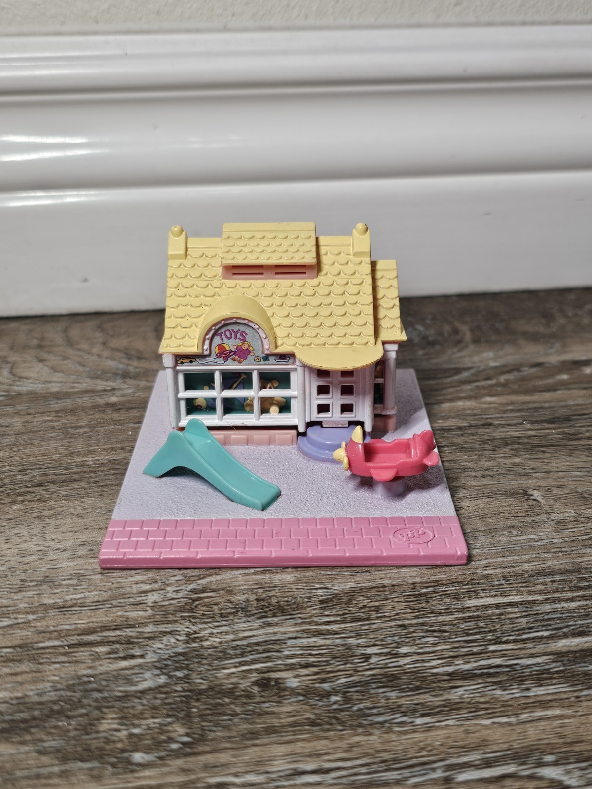 1993 Vintage Polly Pocket Pollyville Bluebird Toy Shop Playset
