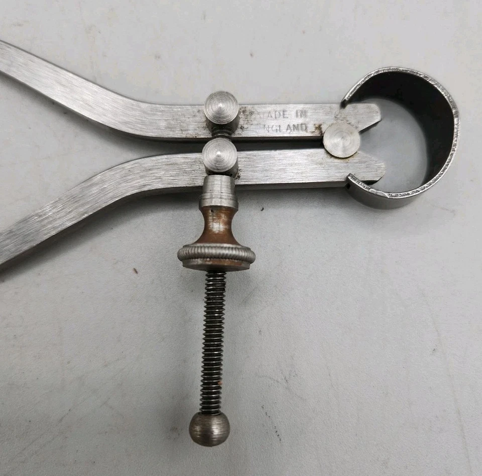 A Pair Of General Hardware Mfg. #452-4 Outside Calipers Flat Legs 4.5" USA NOS  - Image 4 of 4