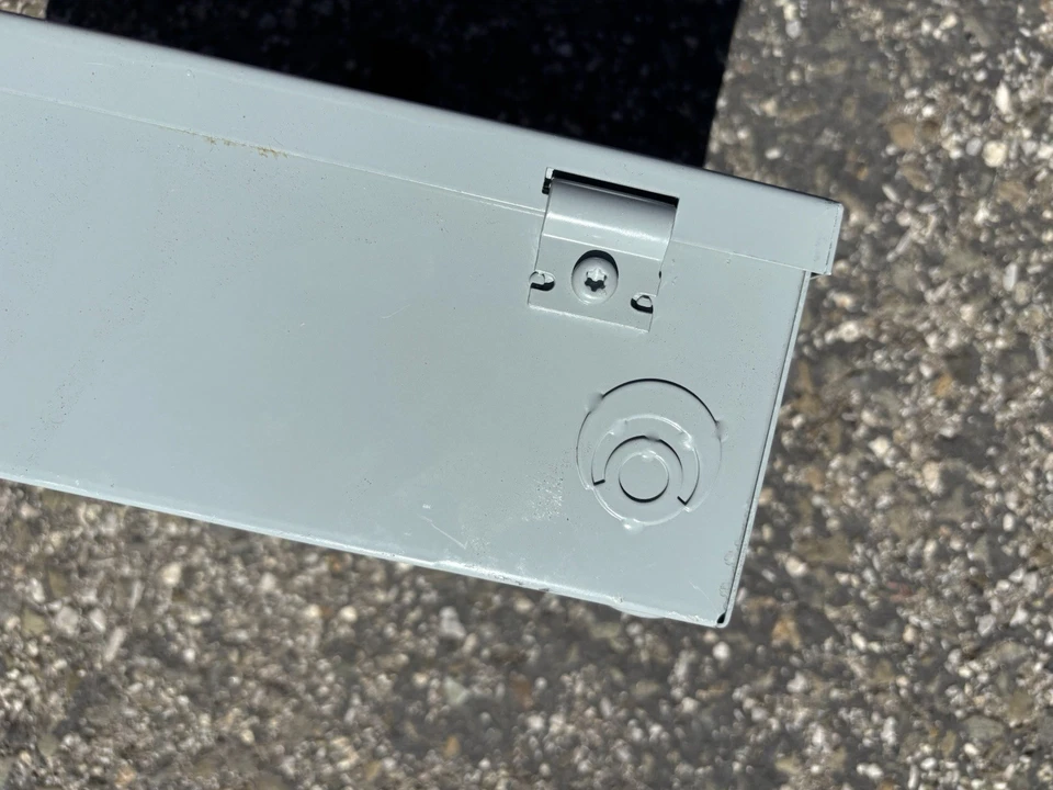 Eaton General duty non-fusible safety switch, single-throw, 30 A, 240 V, NEMA 3R - Image 3 of 4