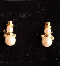 Vtg Avon Snowmen Earrings pierced studs gold tone faux pearls Nvr worn Exc cond