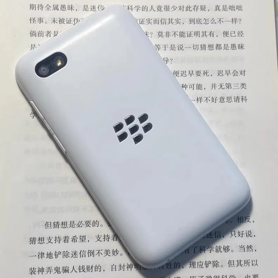 Blackberry Q5 8GB+2GB QWERTY Keyboard CellPhone CCD Effect LTE Unlocked Original - Image 3 of 4