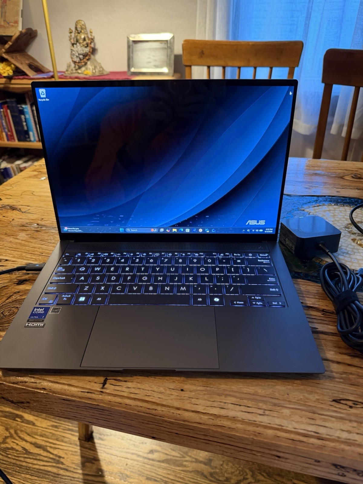 ASUS ZenBook S14, 14-Inch Laptop, with Intel Core Ultra 7 258V, 1 TB SSD (Solid State Drive), Windows 11 Home