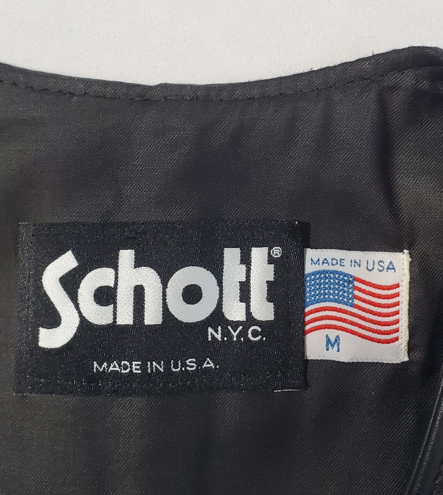 NWOT SCHOTT N.Y.C  404V Black Leather Vest  Men's Size Medium USA Made