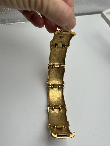 Vtg Nautical Bracelet Enamel Clamper Cream Gold Tone Rope Detail Signed Hinge CJ - Picture 21 of 24