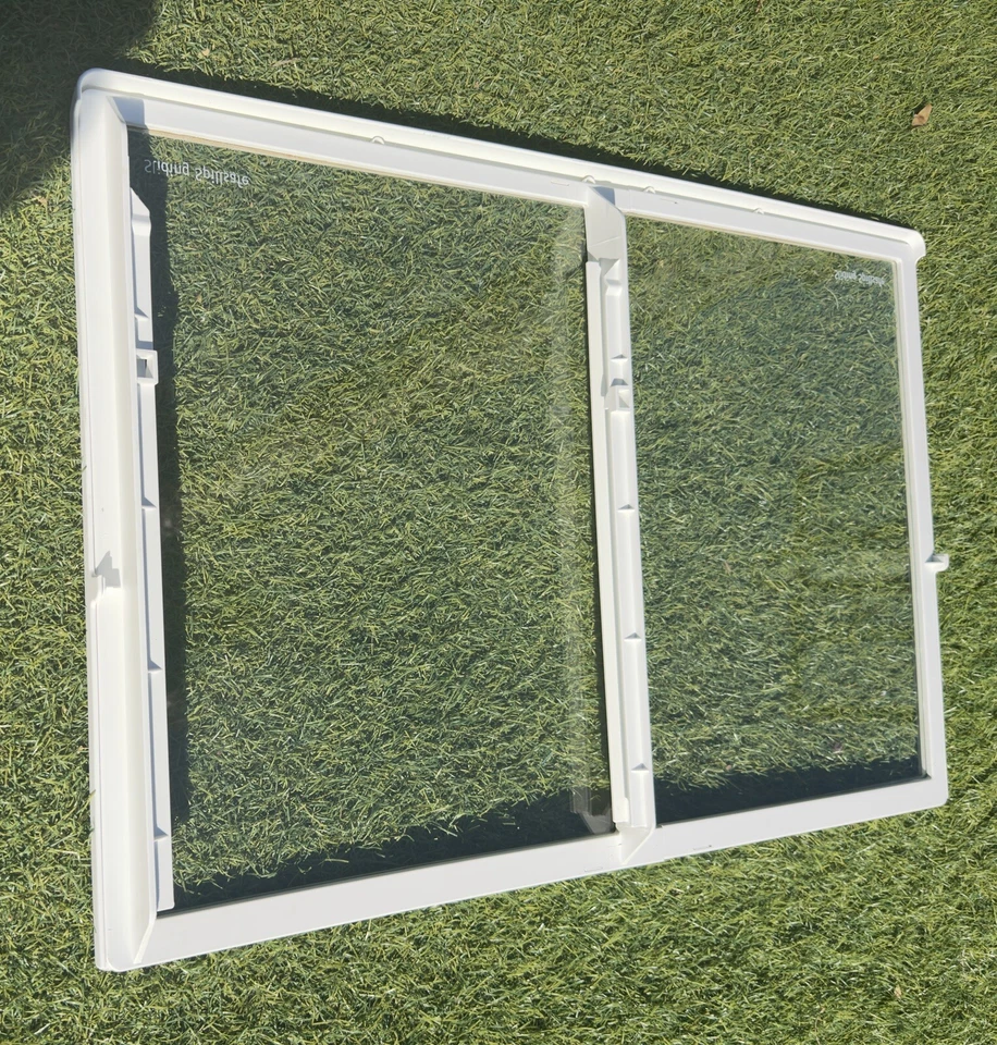 Estante de vidrio para refrigerador Frigidaire con deslizadores 240358926 del modelo GLRT183TDB1 Foto 2 de 4