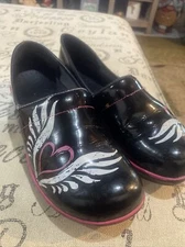 Smitten Black/Pink Clogs with Heart and Wings Design size 42 (size11.5) see pics