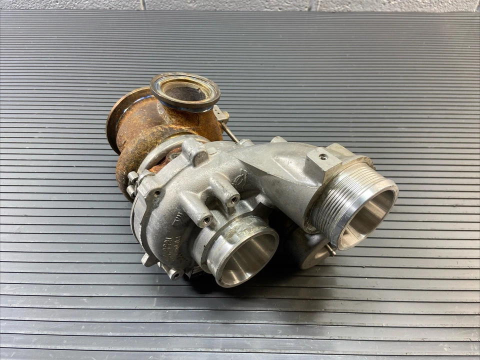 2015-2023 Mercedes C63S AMG W205 4.0 V8 Biturbo Turbocharger OEM - Image 4 of 4