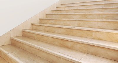 Holz Treppen Anti Rutsch Streifen in 5cm klar gekörnt R 12 NB-C mit runden Enden