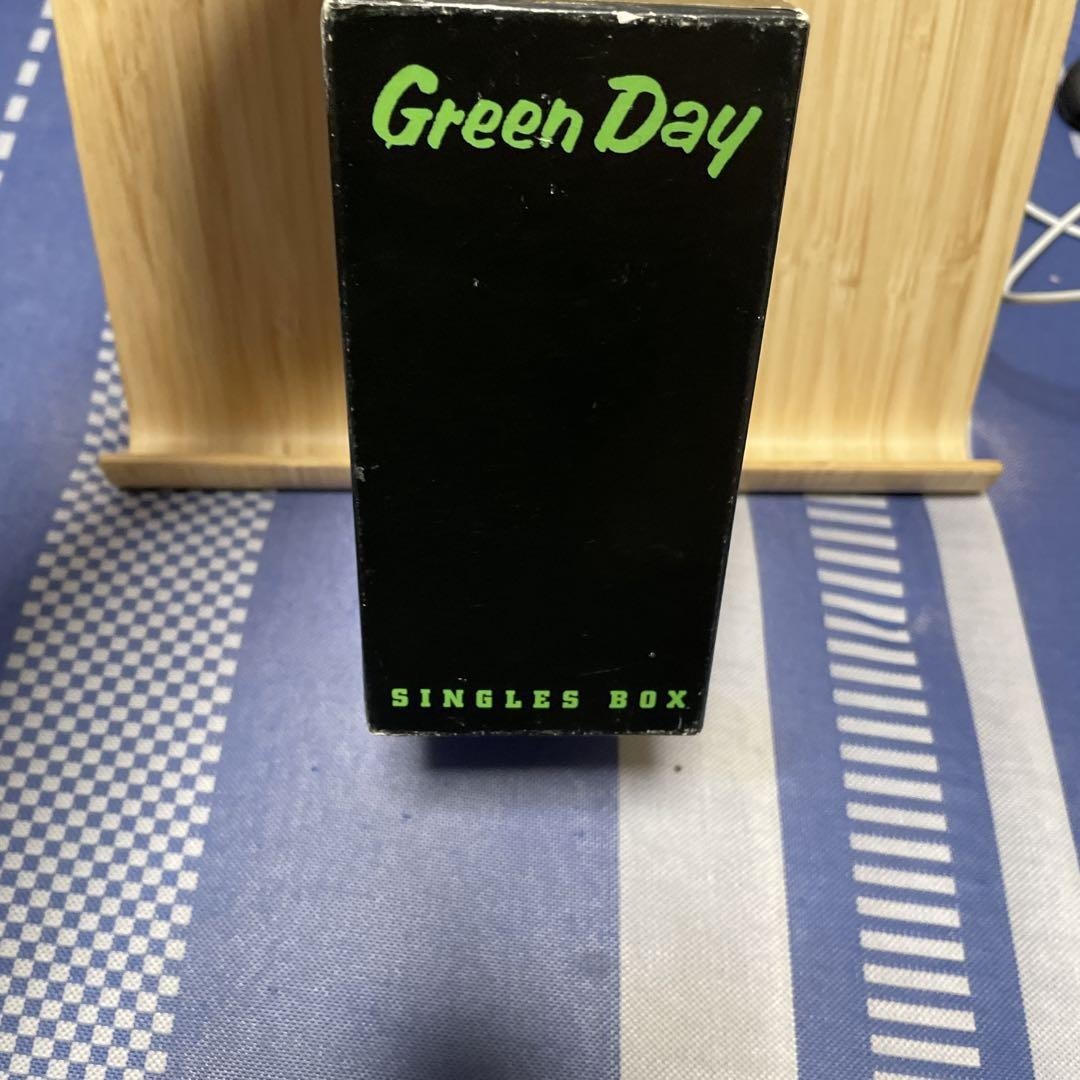 グリーン デイ シングルボックス Green Day Singles Box 21oGEKD6wQL._UF1000,1000_QL80_.jpg