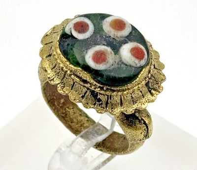 Ring im Tribal-Stil mit Gravur und vier Rotpunktmotiven - UK Größe T
