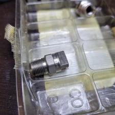  H1/8VV-SS1503 Spraying Systems 1/8 In. Male NPT SS VeeJet Spray Tip USA NEW $19