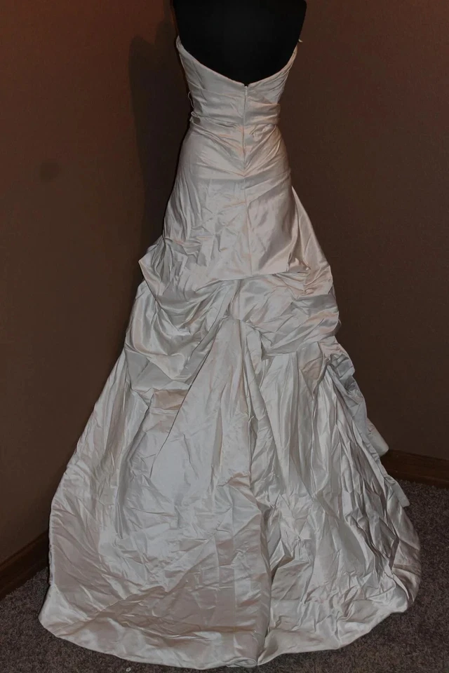 Watters Brides 2084 wedding dress 12 Ivory Satin Strapless Fit & Flare TALL 70" - Image 4 of 4