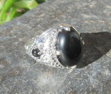 Ω Ring Onyx schwarz französische Lilie Zeichen der Monarchie Silber 925 Gr 18,4