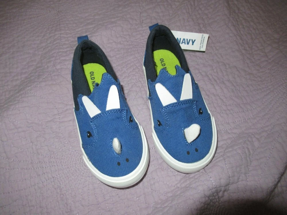 Old navy deals shark shoes