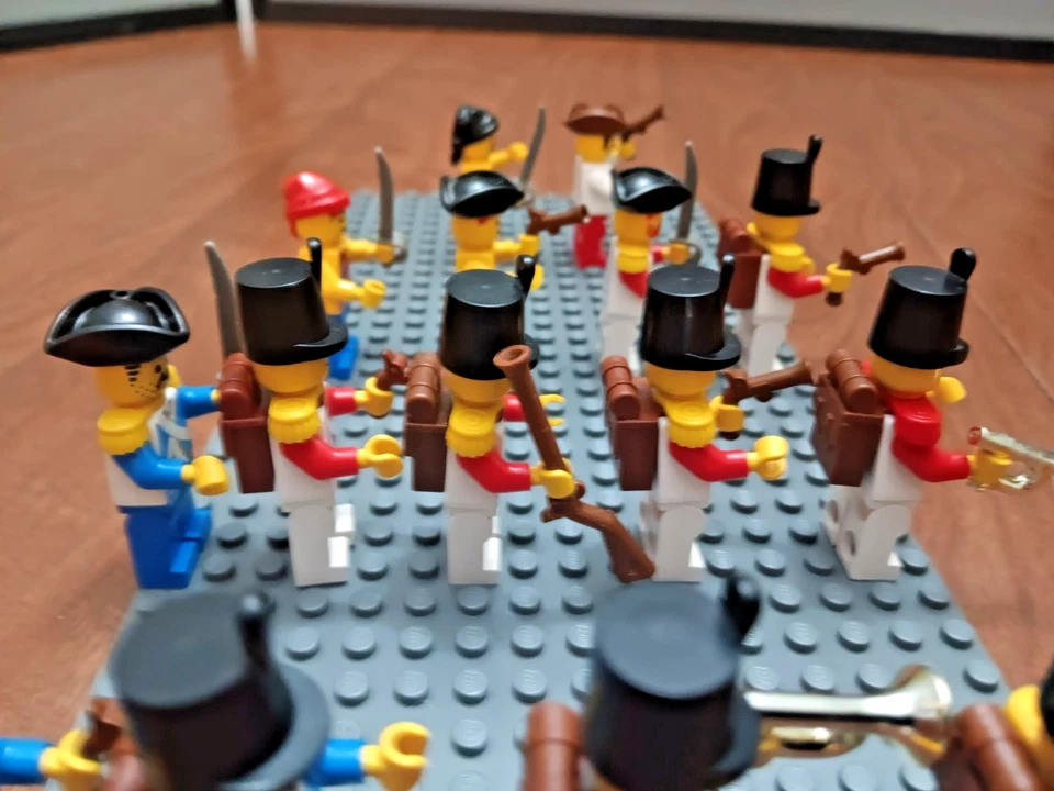 Lego Piratas Soldado Imperial Lote 15 Minifiguras Clásico Azul Rojo Abrigo Foto 2 de 4