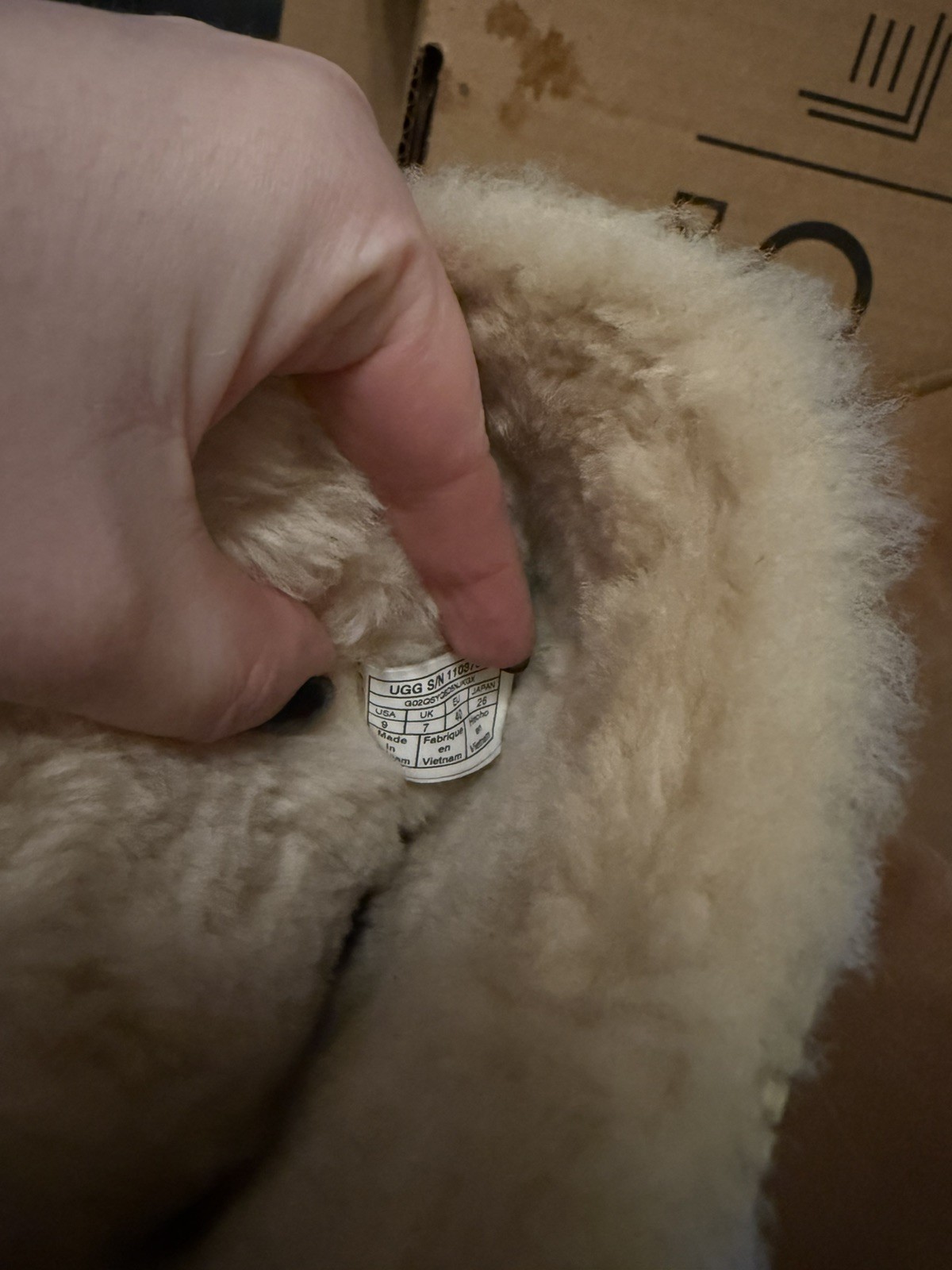 AUTHENTIC UGG CLASSIC SHORT SEQUIN ZIP CHESTNUT B… - image 7