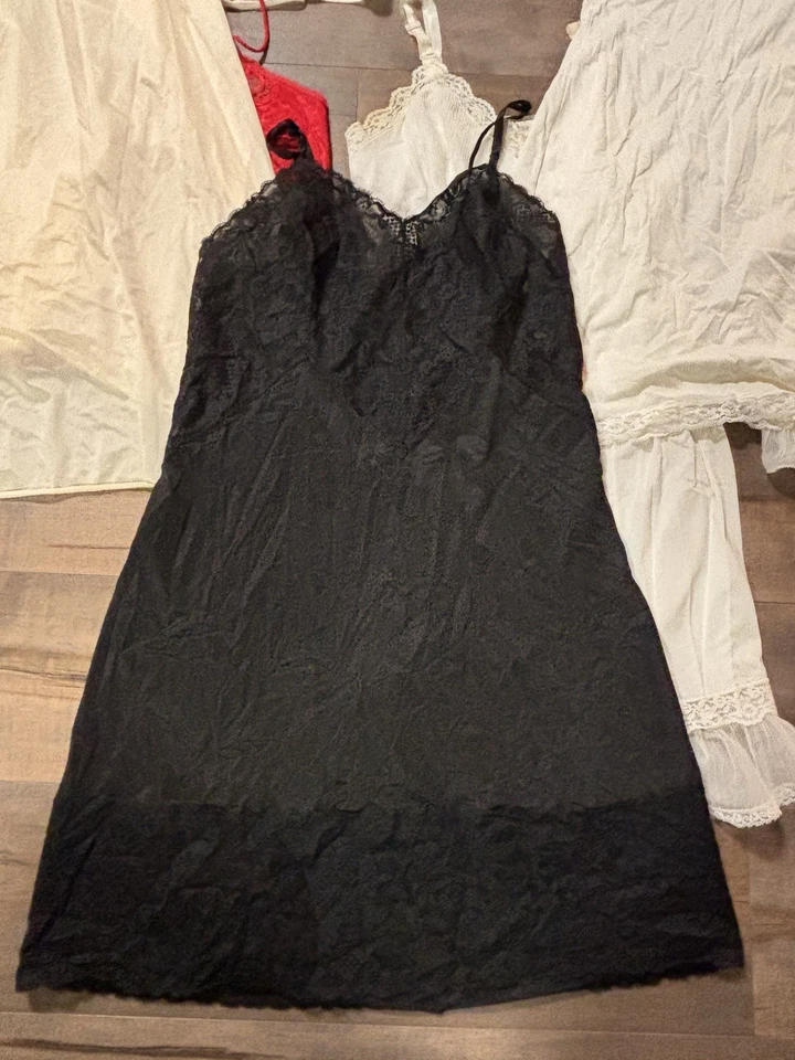 Lote de 16 Camisones Vintage Slips Ropa de Dormir Tallas Marca Varía Foto 3 de 4