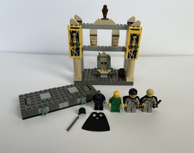 Lego set 4733 The Dueling Club - 110 Pieces &ndash; 3.5 Minifigs - Harry Potter
