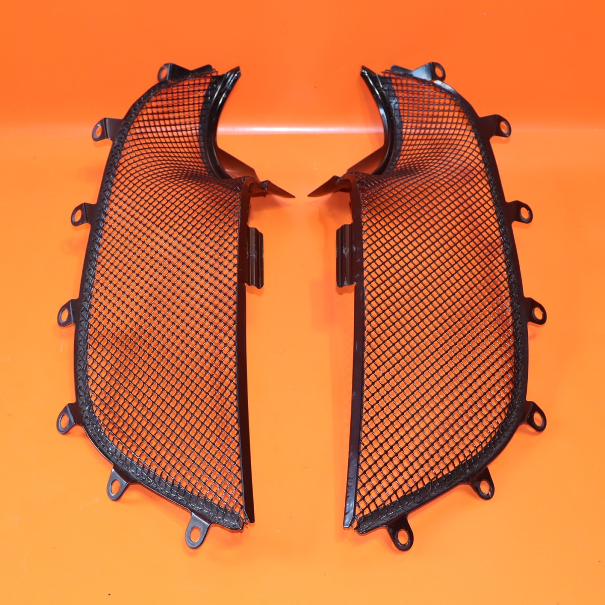 FERRARI 458 REAR GRILLE UPPER LEFT RIGHT 2010 2011 2012 2013 2014 2015 84093500