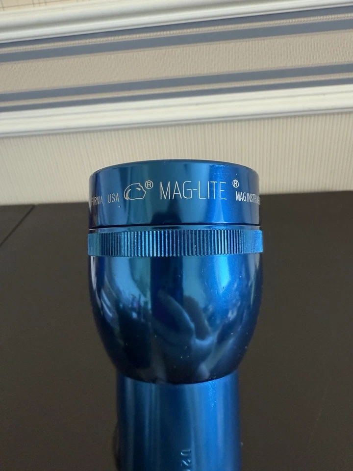 "Linterna alcalina Mag-lite 2 D celdas azul brillante 9""" Foto 4 de 4