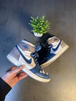 Nike Air Jordan 1 Mid