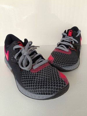 Nike Renew Elevate II Sneaker schwarz grau pink Größe UK 8,5 halber Karton CW3406008