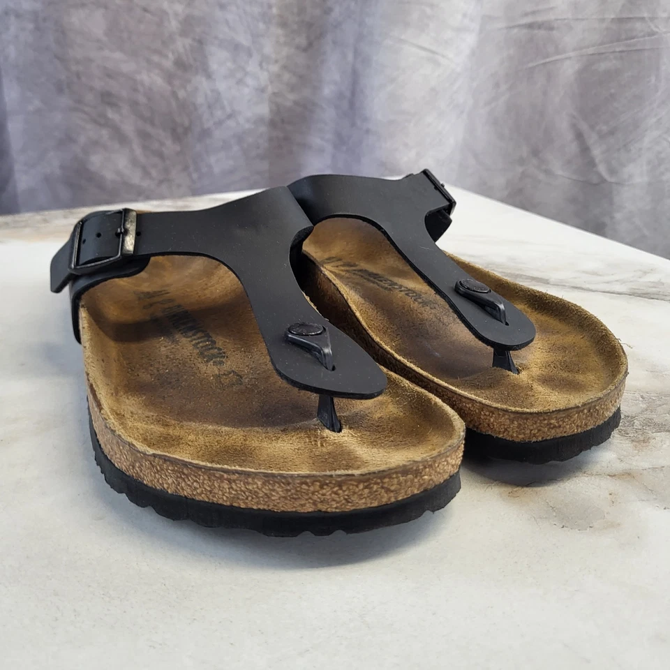 Sandálias femininas Birkenstock Gizeh tamanho 41/10 pretas - Imagem 2 de 4