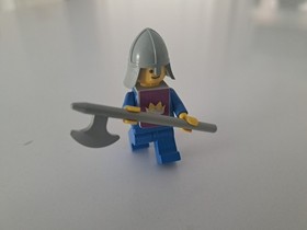  LEGO YELLOW CASTLE 375,6075 BLUE CROWN KNIGHT w/axe ARMSMAN MINIFIGURE