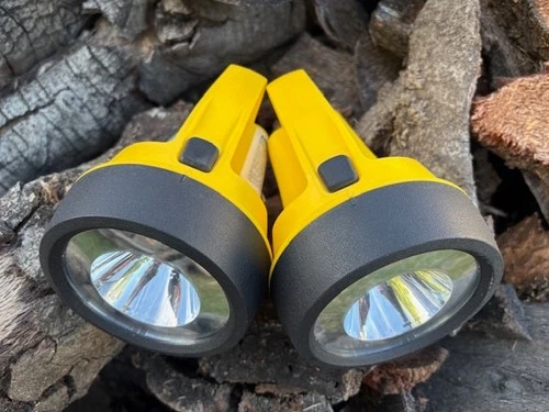 2 EVEREADY READY FLEX FLOATING LANTERNS Operates on 2 or 4 Batteries