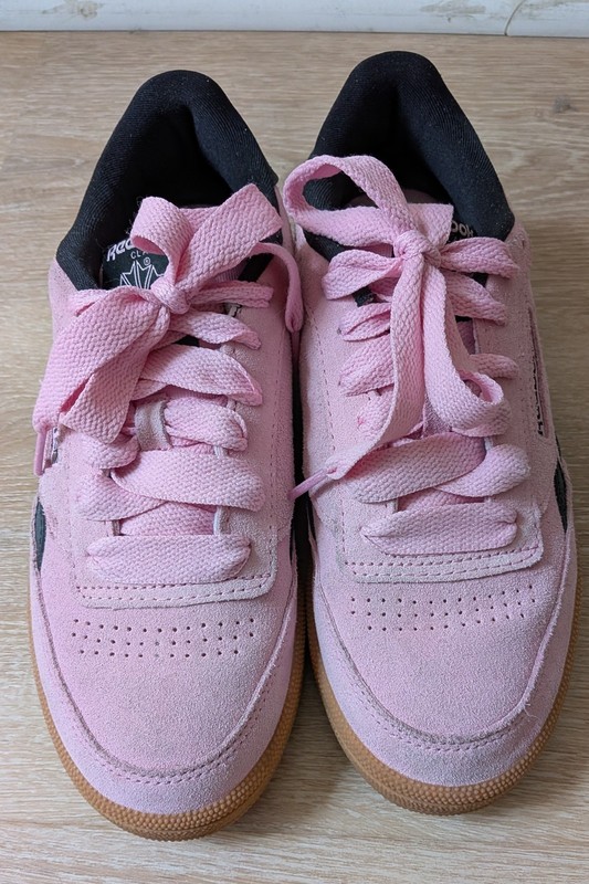 Reebok Girls Shoes Size 5.5 Pink Black Sneakers Lace Up Low Top Sneakers