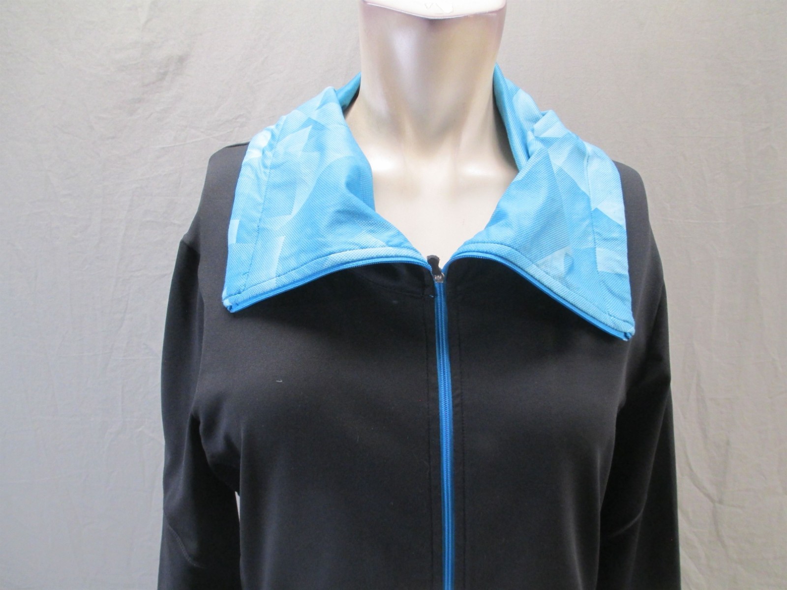Saucony Size L Womens Black Stretch Pockets Full Zip Activewear Logo Jacket 788 thumbnail 2